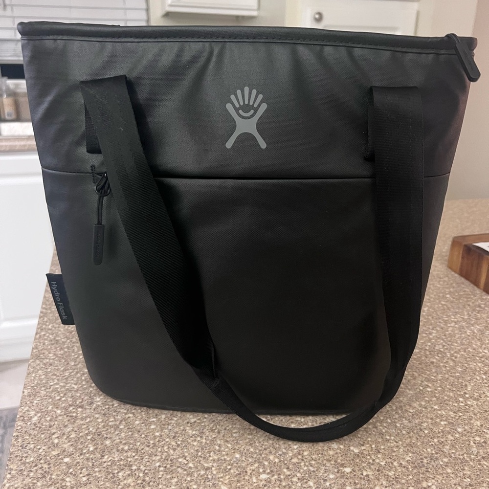 Hydro Flask Black Insulated Lunch Bag (8L)
